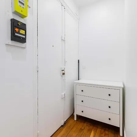 Service Au Coeur Du 19e - 2p Apartament